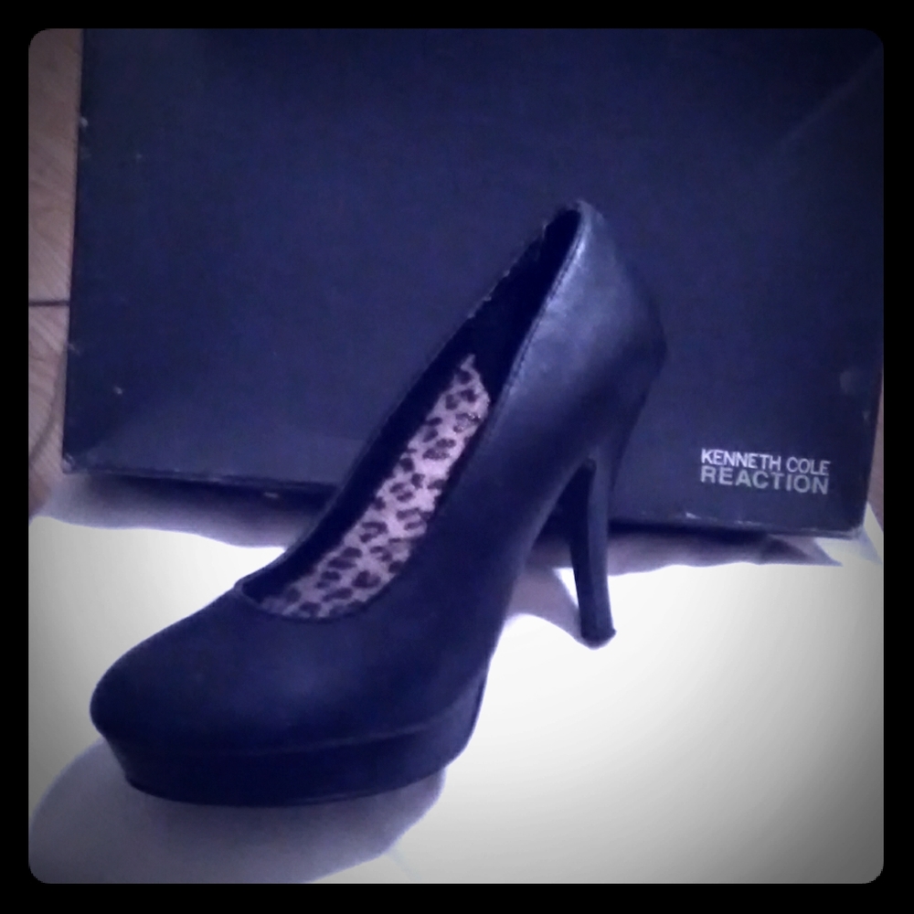 Pumps by Kenneth Cole